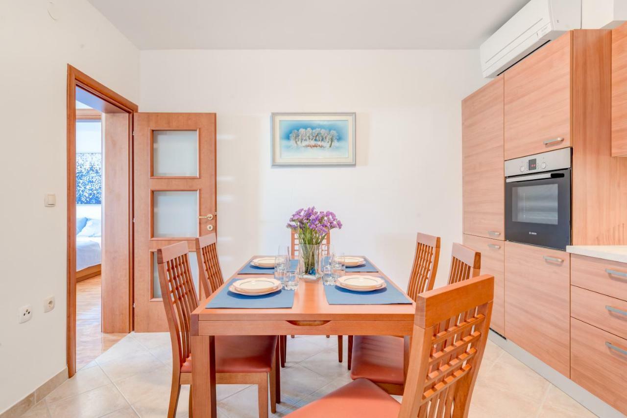 Apartmani Mirta Omiš Extérieur photo